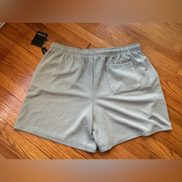& Everything Gray Elastic Waist Shorts - Picture 4 of 5